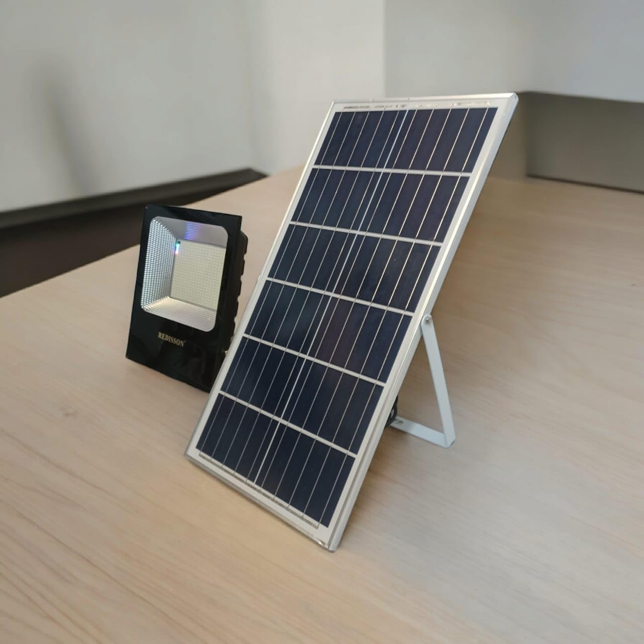 Smte- Eco Bright Solar Light and Panel Kit + Keyring