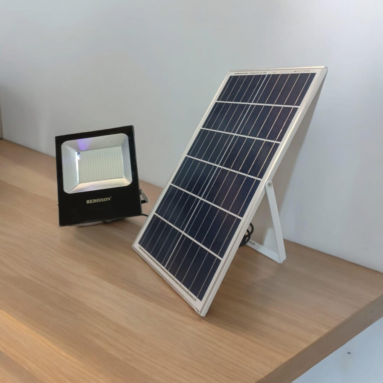 SMTE - Eco Bright Solar Light and Panel Kit + Keyring