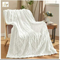 SMTE - Wrap Yourself in Cozy ComfortThe Magic of Fleece Blankets with KeyringWhite