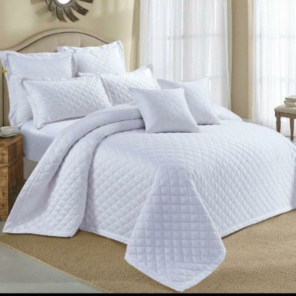 SMTE - Fashionable 5 Piece of Bedspreads / White