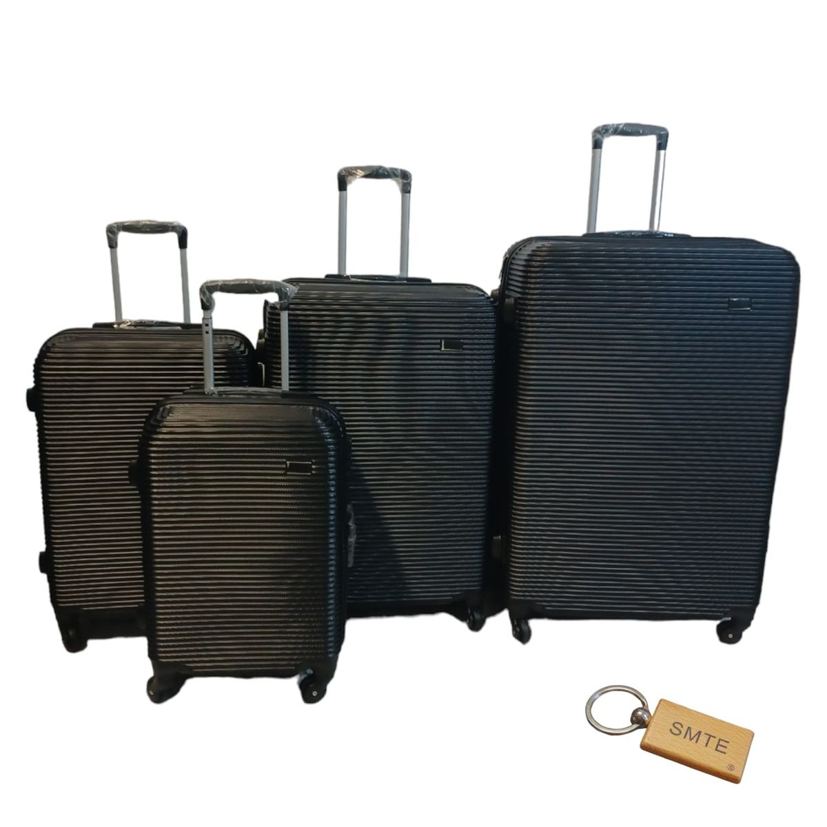 SMTE - Travel in Style4Piece Suitcase Set and  KeyringBlack