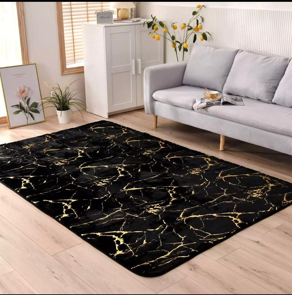 SMTE - Soft Rug with Gold Finish - Black