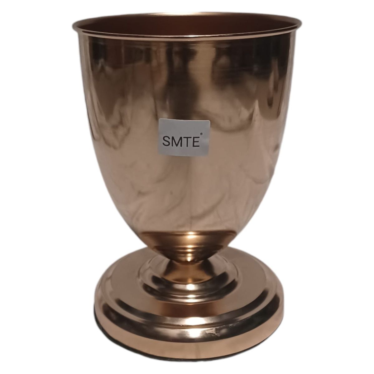 SMTE - Gilded Elegance: A Timeless Gold Vase T1