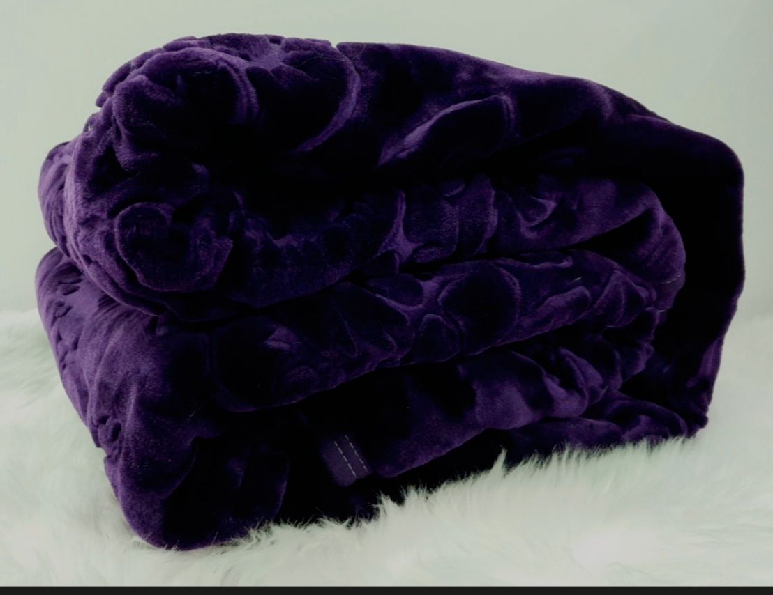 SMTE - New - Warm And Soft Queen Size Blanket - One-Ply - Dark Purple