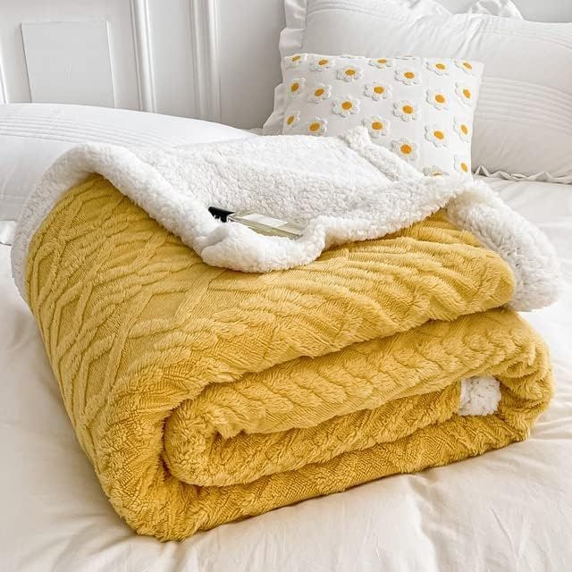 SMTE - Wool Geometric Winter Queen Blanket - YELLOW