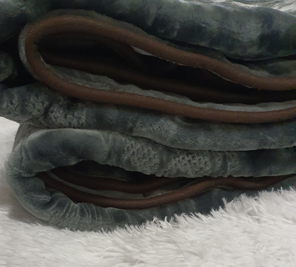 SMTE - New Double Size Blanket - One-Ply - Warm And Soft with IYWA Tieback - Spanish Grey