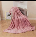 SMTE - Wrap Yourself in Cozy ComfortThe Magic of Fleece Blankets with KeyringPink