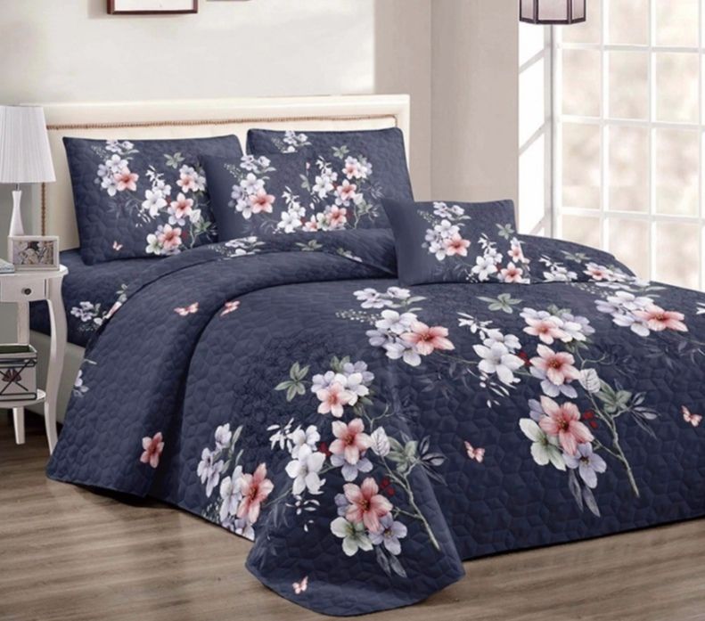 SMTE - Small Flowered Bedspread Set / Quilt 189