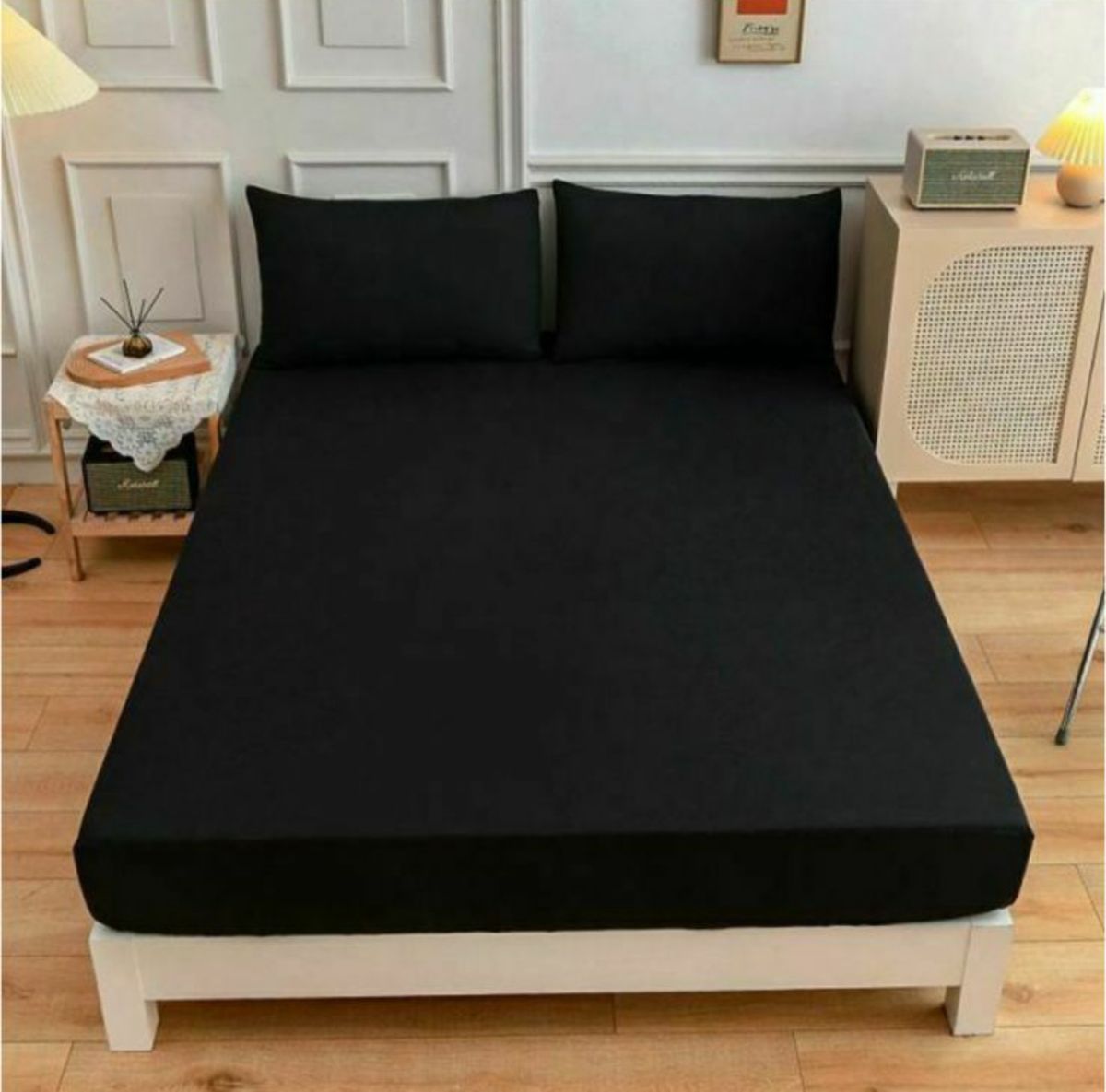 Dream World 3 Pieces Velvet Fitted Sheet Queen Size with 2 Pillow Cases - Black