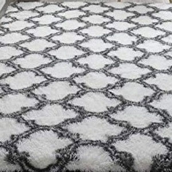 Light Fluffy Shaggy Rug/Carpets - Black & White
