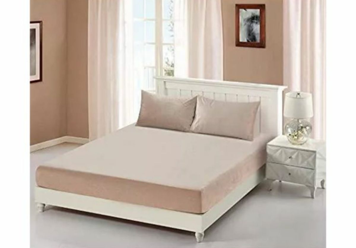 Dream World 3 Pieces Velvet Fitted Sheet Queen Size with 2 Pillow Cases - Grey