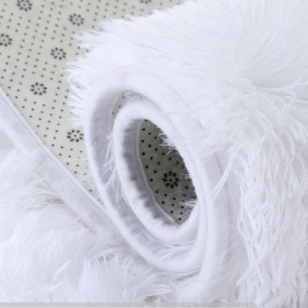 Large Light Shaggy Fluffy Carpets(1.6m x 2.25m) - White