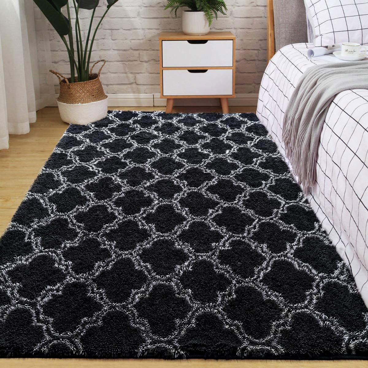 200cm x 150cm Geometric Shaggy Plush Carpet - Fluffy Two Tone - Black